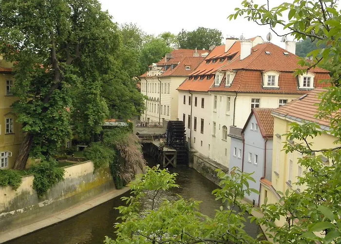 Dum U Cerneho Beranka Lägenhet *
